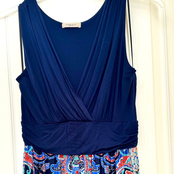 GILLI MAXI DRESS. SLEEVELESS SURPLICE NAVY BLUE + PAISLEY DRESS. LIKE NEW! - Picture 7 of 14